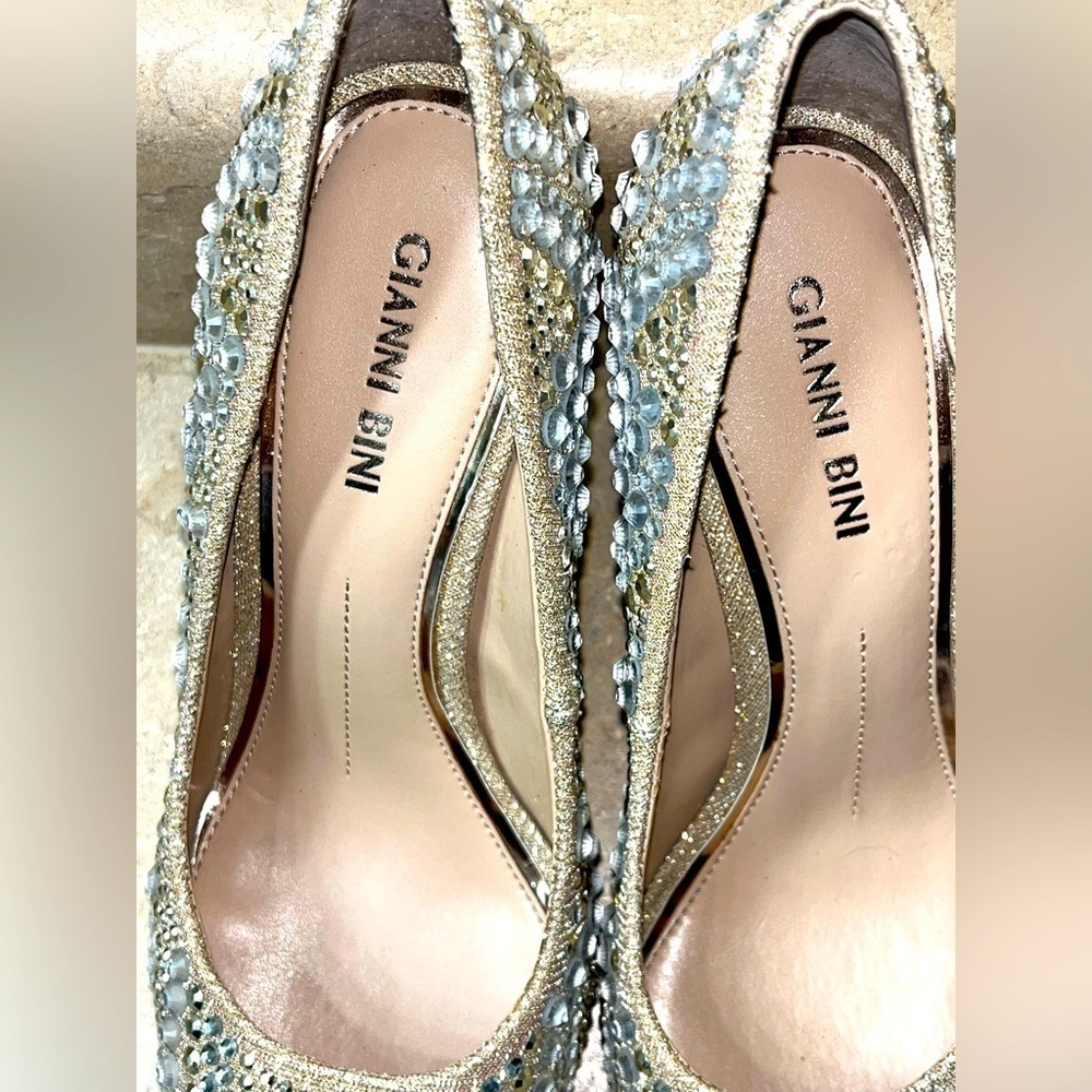 Gianni Bini Zebbi Jeweled Pointed Toe Stiletto Bridal Heels, Size 7.5M - Picture 11 of 14